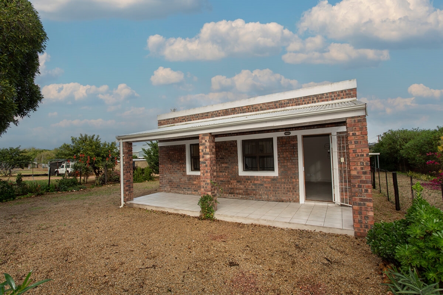 2 Bedroom Property for Sale in Moorreesburg Western Cape
